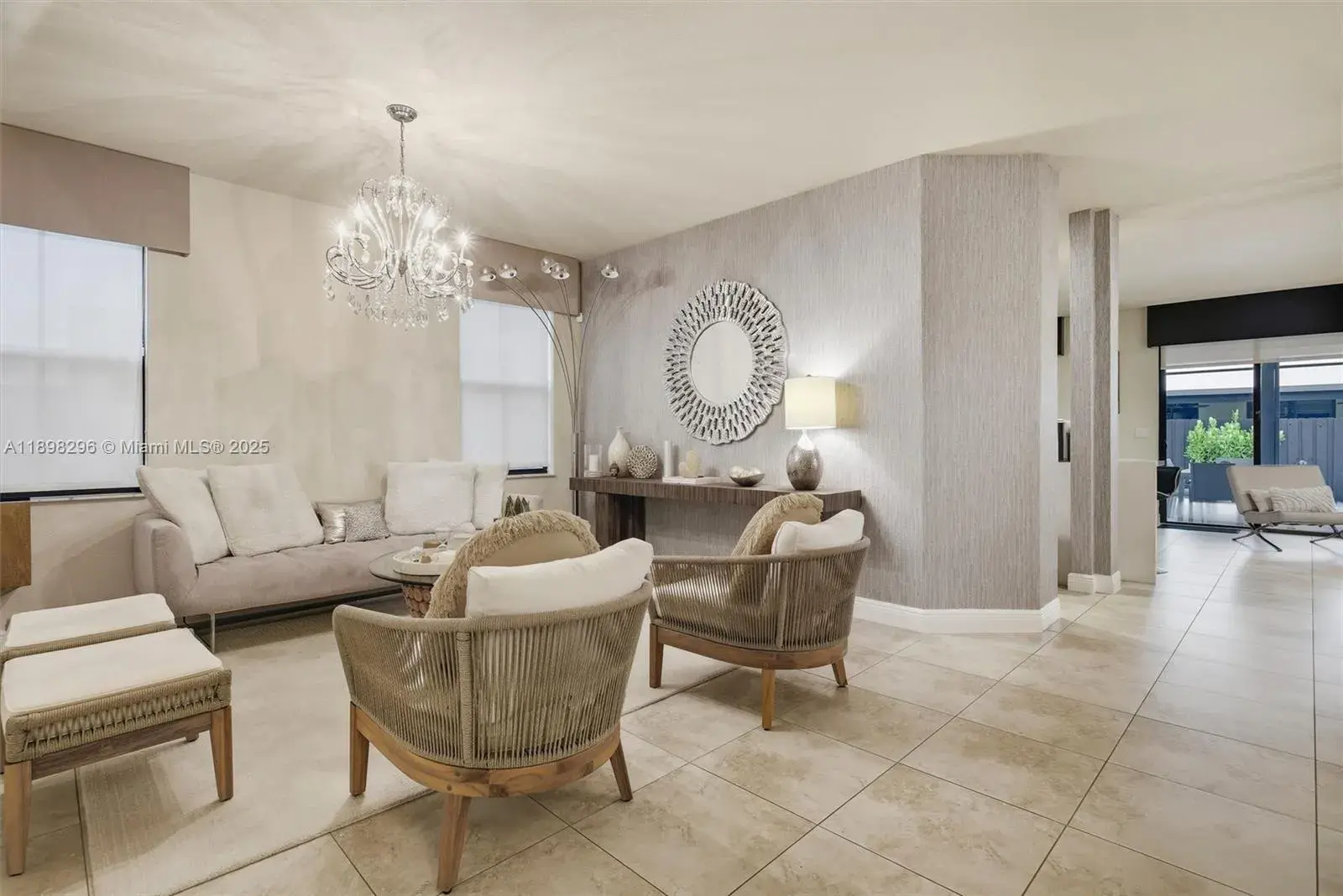 8870 NW 99th Path, Doral FL 33178