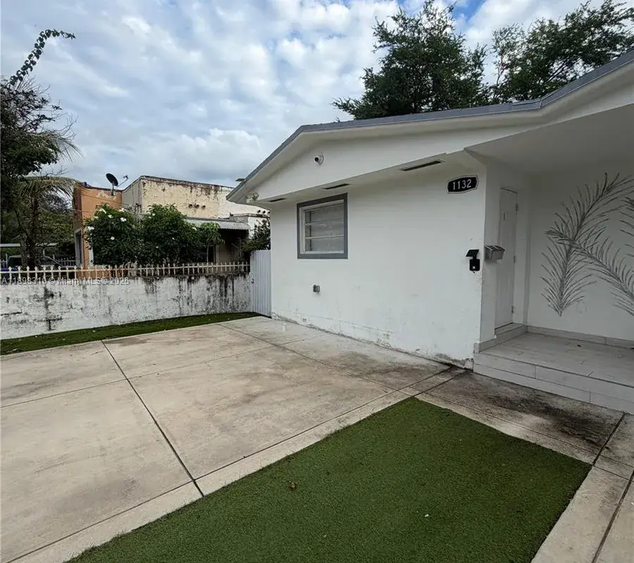 1132 NW 38th St # 1, Miami FL 33127