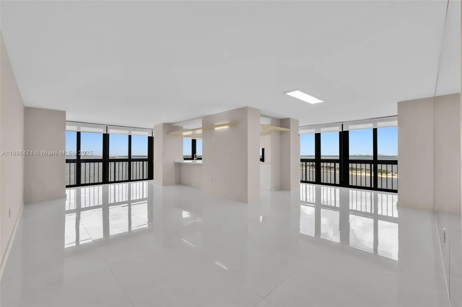 2 bedroom 2 bath Residential for sale at 2333 Brickell Ave # 1701, Miami FL 33129