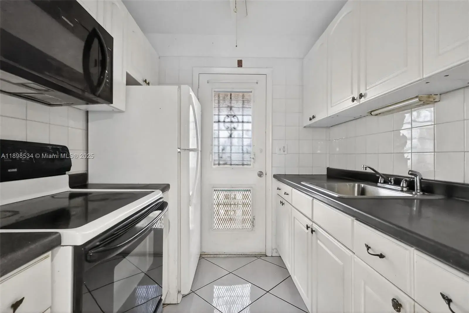 1 bedroom 1 bath Residential for sale at 16750 NE 14th Ave # 310, Miami FL 33162