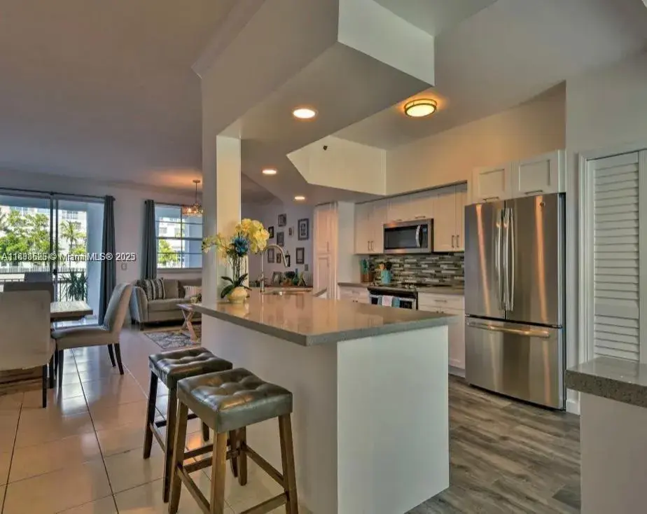2 bedroom 1 bath Residential Lease for rent at 3135 NE 184th St # 2103, Aventura FL 33160