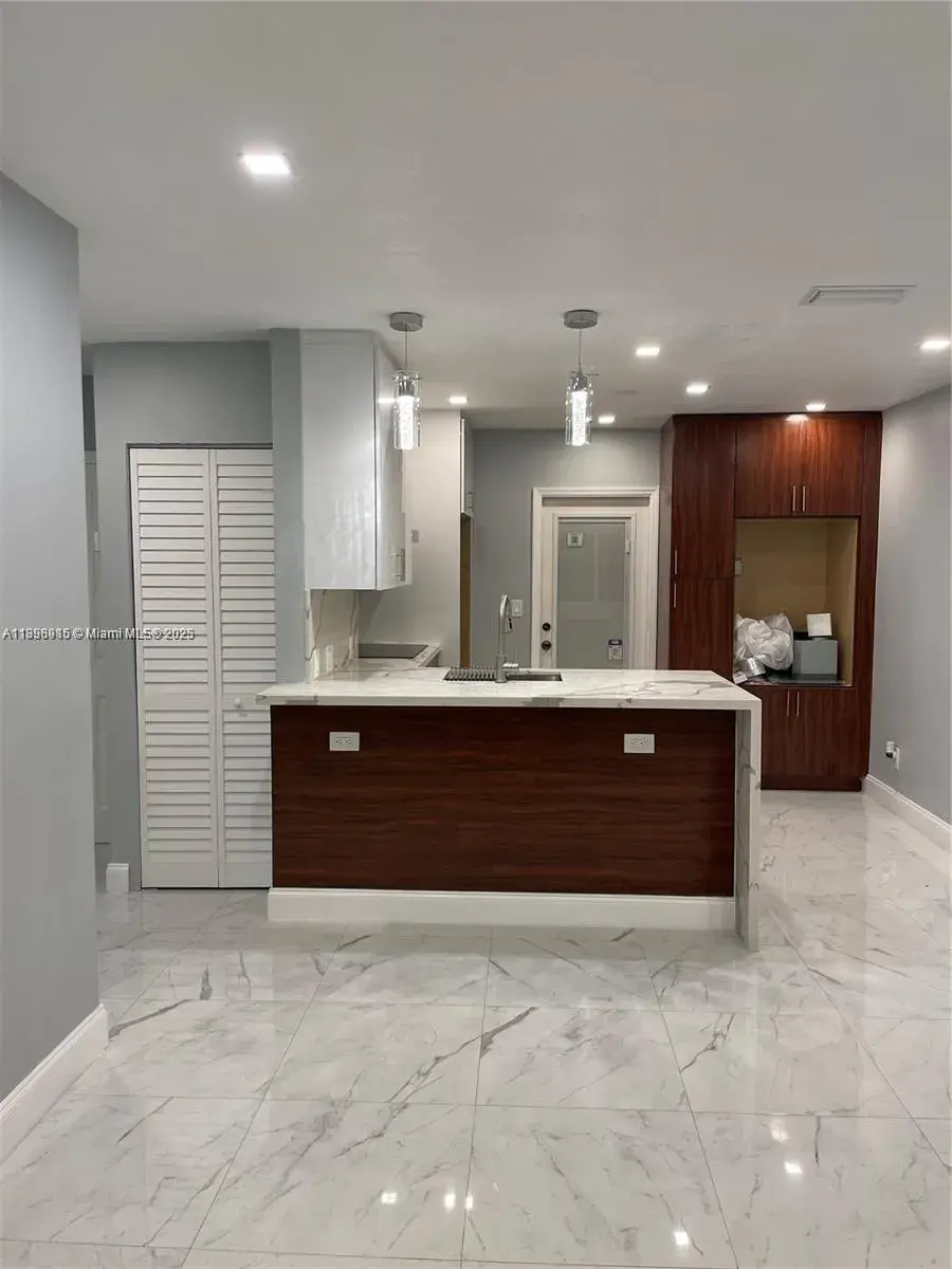 1230 NE 148th St, Miami FL 33161