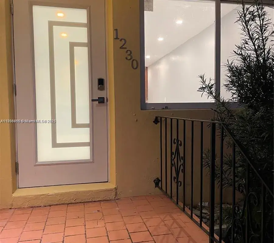 1230 NE 148th St, Miami FL 33161