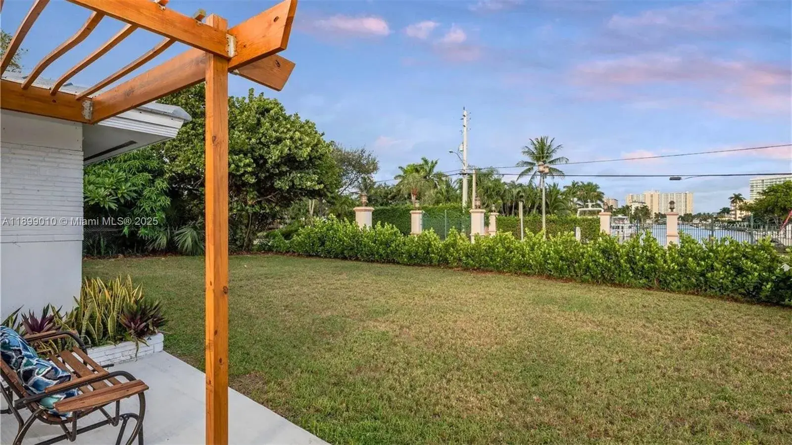 201 NE 26th Ave, Pompano Beach FL 33062