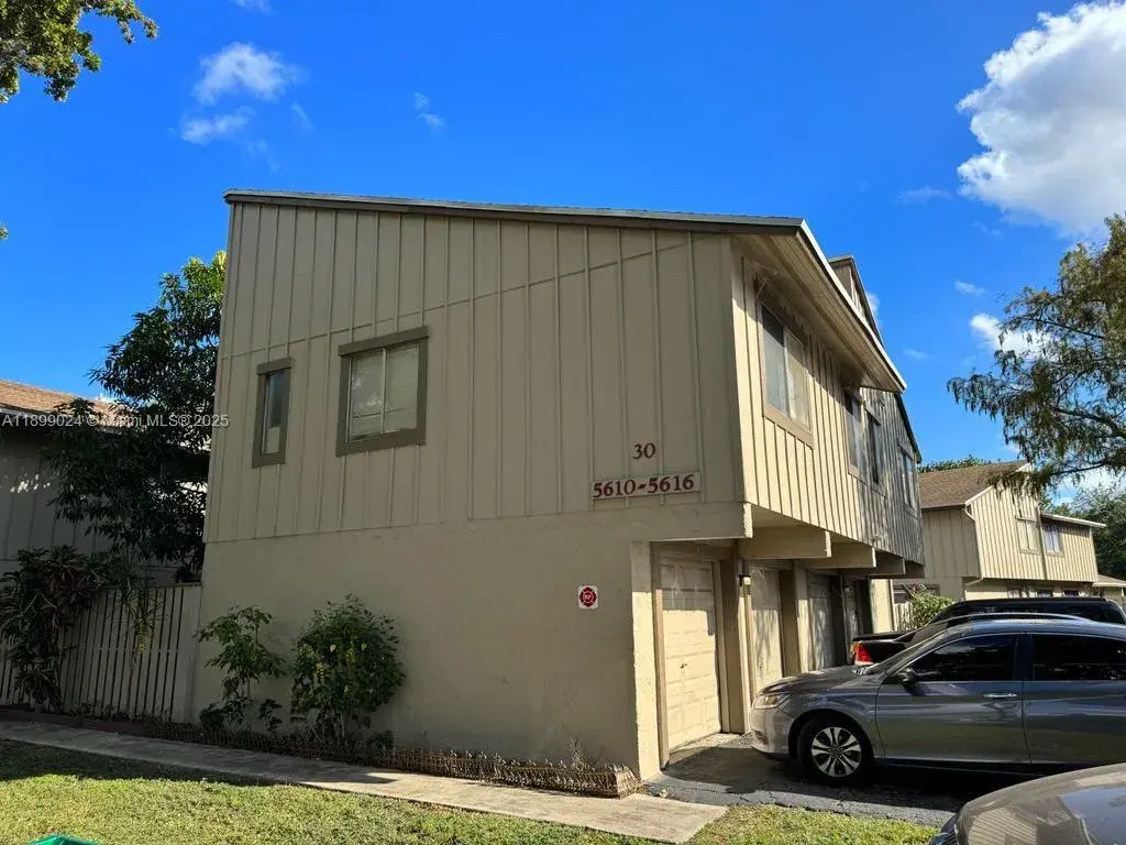 5616 NW 21st St, Lauderhill FL 33313