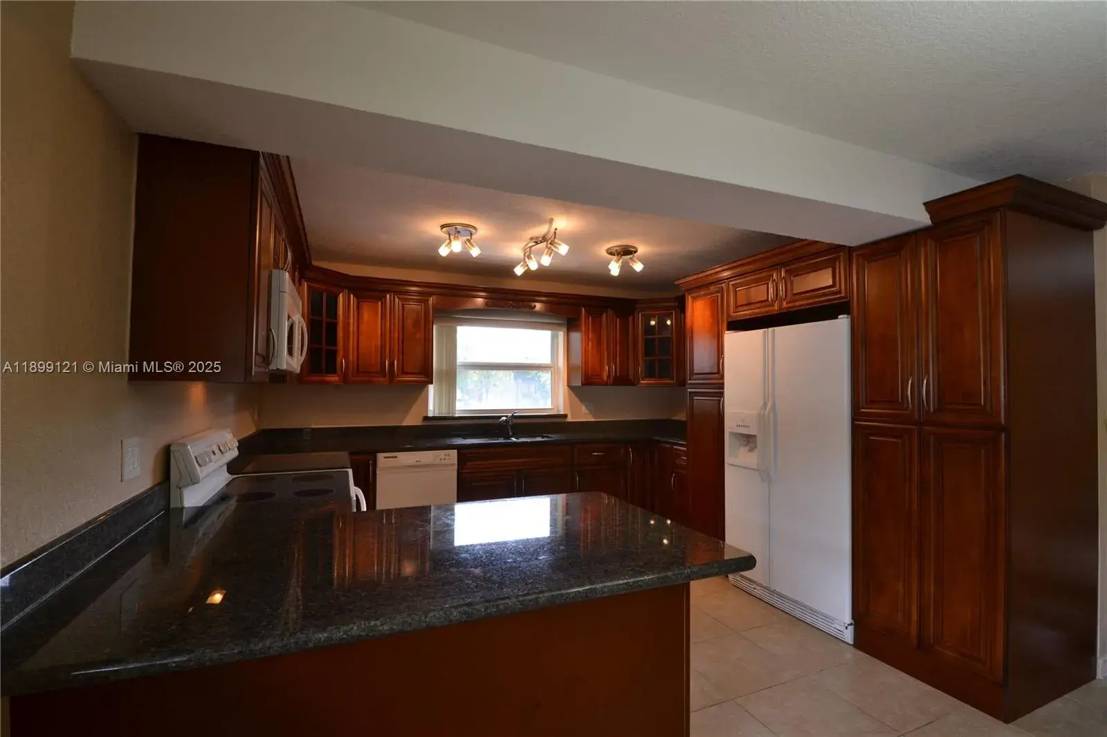 3 bedroom 2 bath Residential Lease for rent at 10241 NW 35th St # 4, Coral Springs FL 33065
