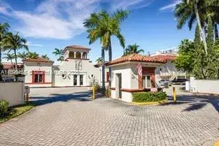 6709 N Kendall Dr # 219, Pinecrest FL 33156