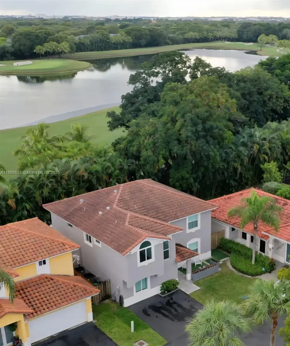 5754 NW 98th Ave, Doral FL 33178