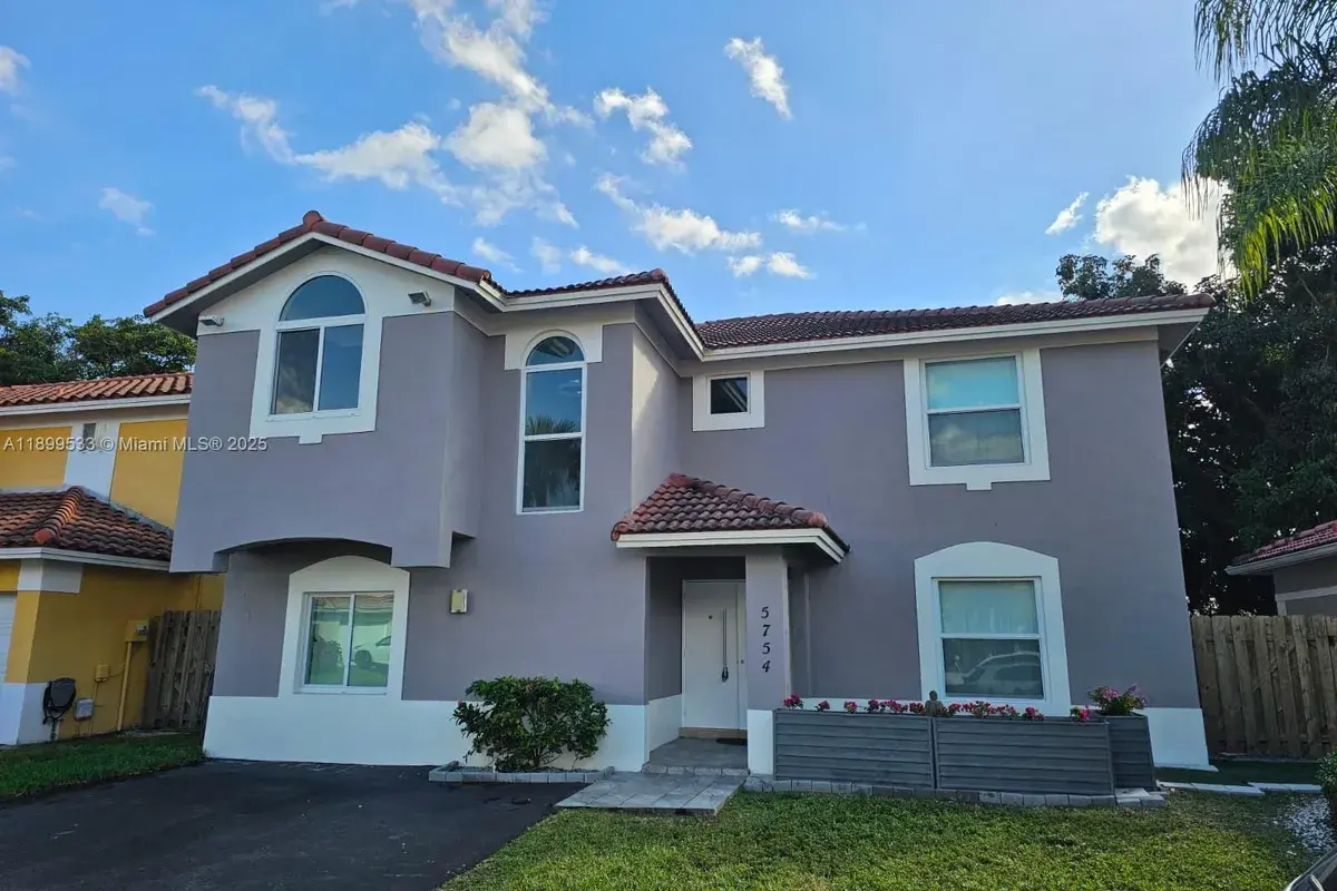 5754 NW 98th Ave, Doral FL 33178