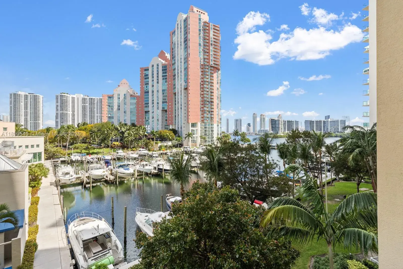 2 bedroom 2 bath Residential for sale at 3340 NE 190th St # 405, Aventura FL 33180