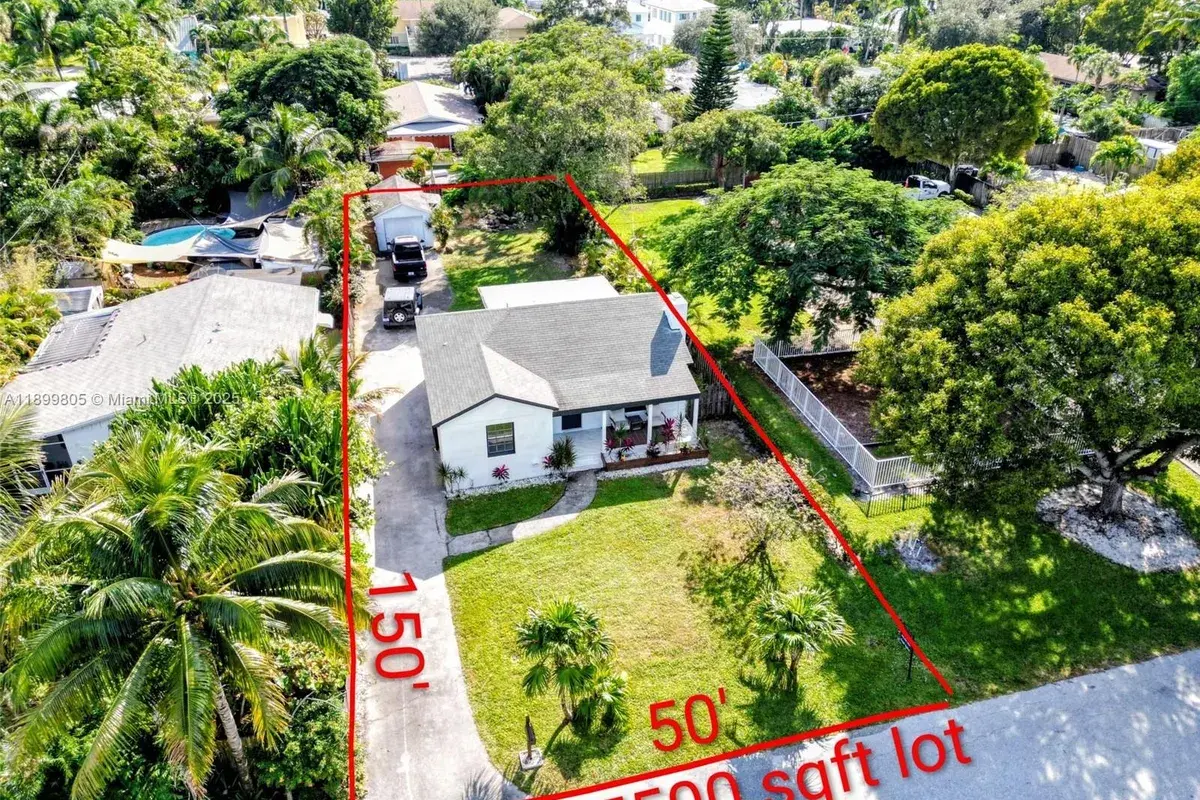 246 NE 13th St, Delray Beach FL 33444