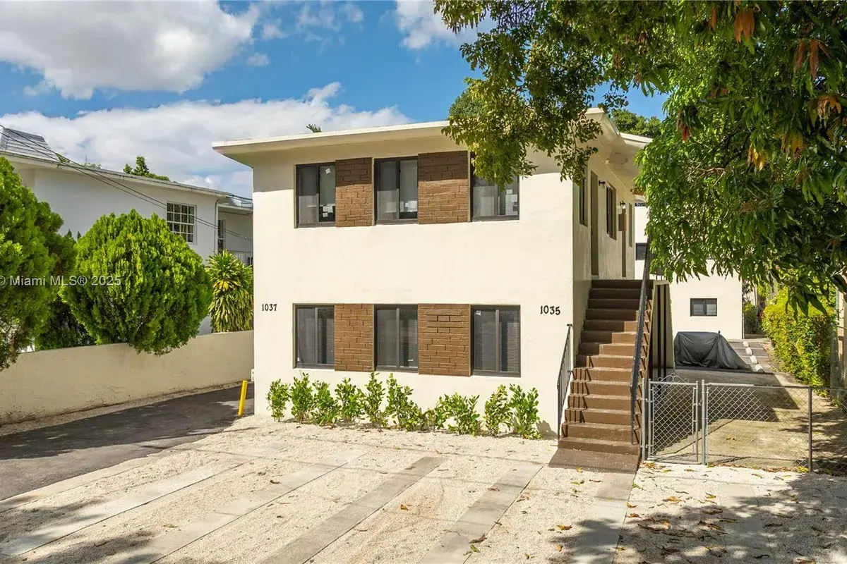 1035 SW 4th St, Miami FL 33130