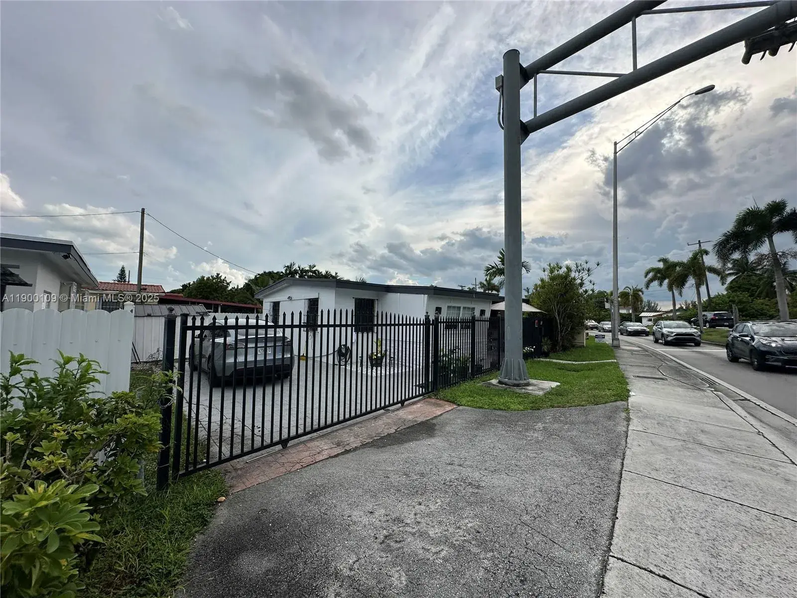 6060 NW 7th St, Miami FL 33126