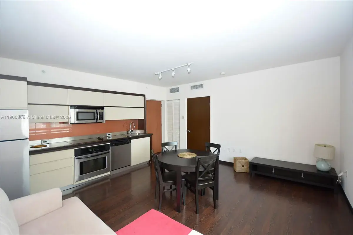 435 21st St # 205, Miami Beach FL 33139