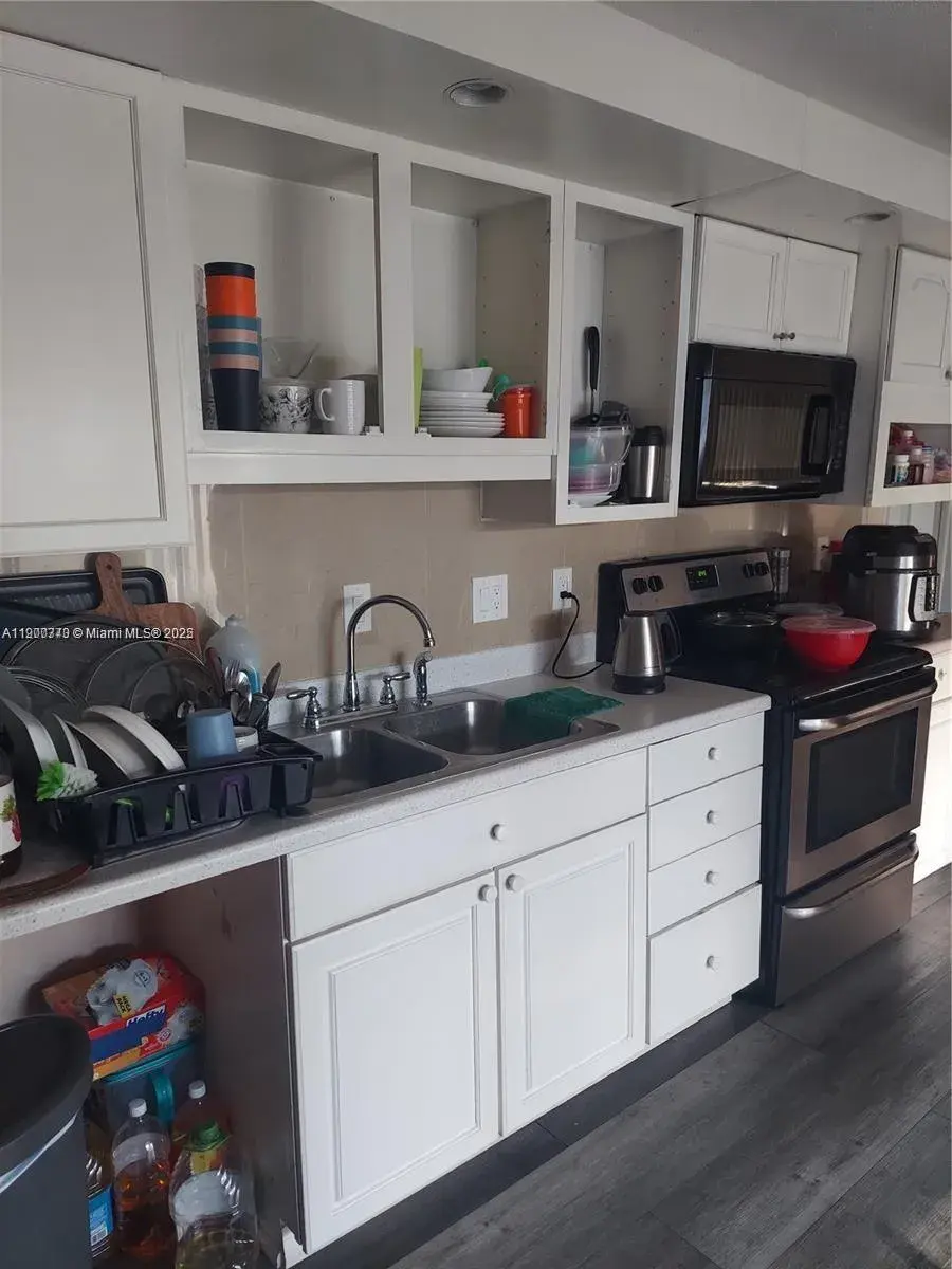 2 bedroom 1 bath Residential Lease for rent at 2671 SW 54th Pl # 0, Dania Beach FL 33312