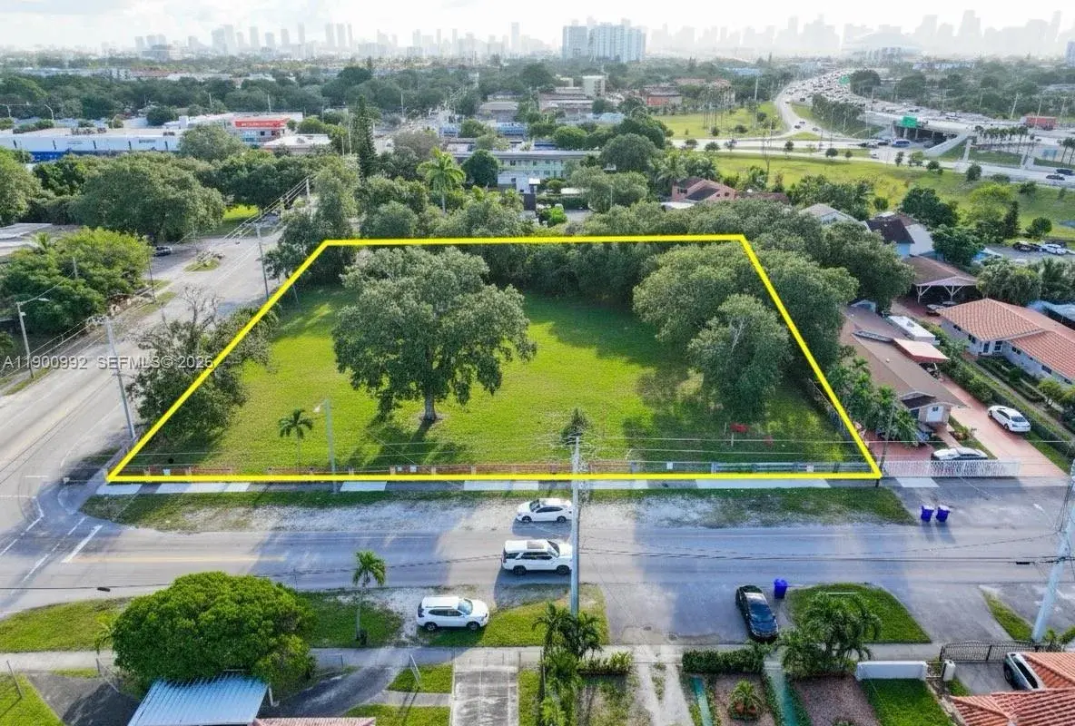 2810 NW 14th St, Miami FL 33125