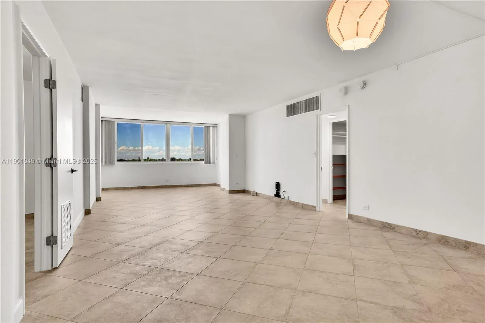 5005 Collins Ave, Miami Beach FL 33140
