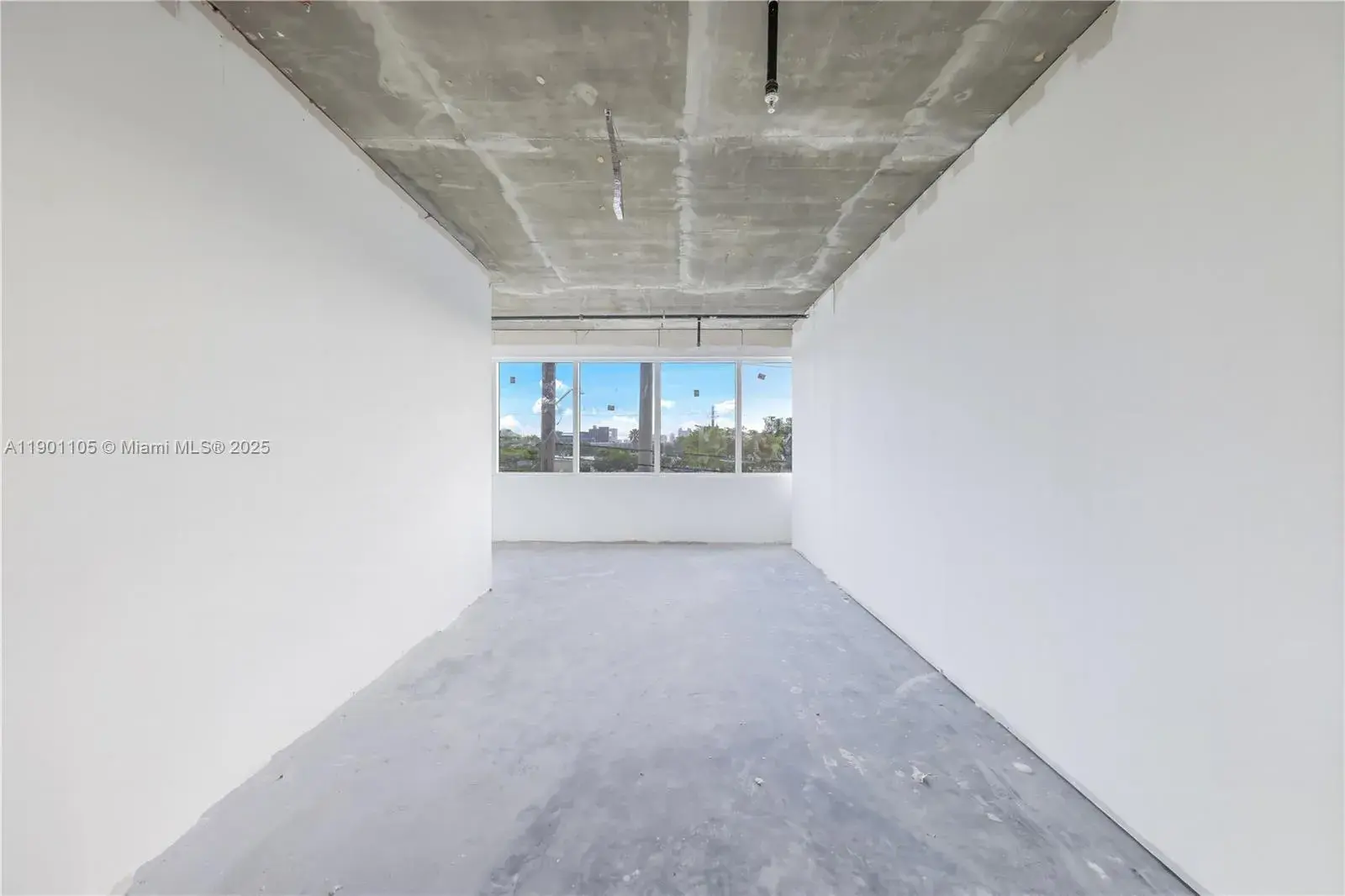 Commercial Sale for sale at 504 NW 1st Ave, Hallandale Beach FL 33009