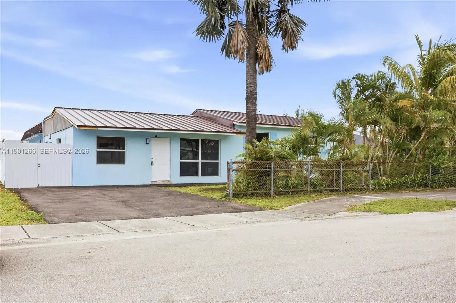 4 bedroom 2 bath Residential Lease for rent at 2280 SW 43rd Ave # 1, Fort Lauderdale FL 33317