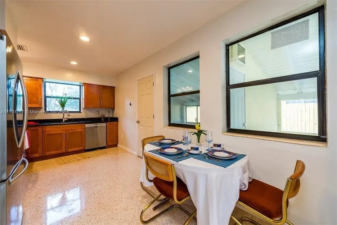 7830 SW 99th St, Miami FL 33156