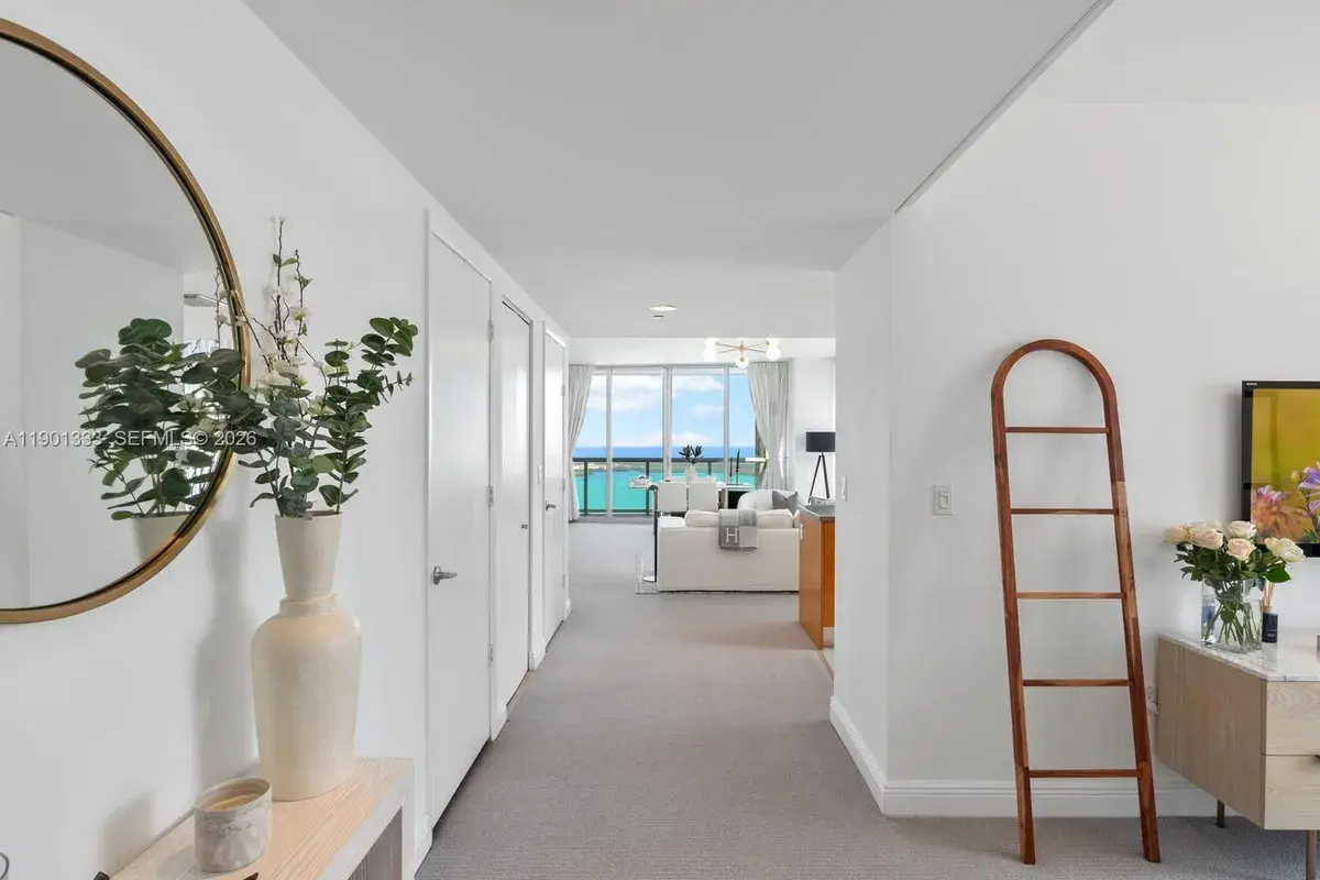 475 Brickell Ave # 5507, Miami FL 33131