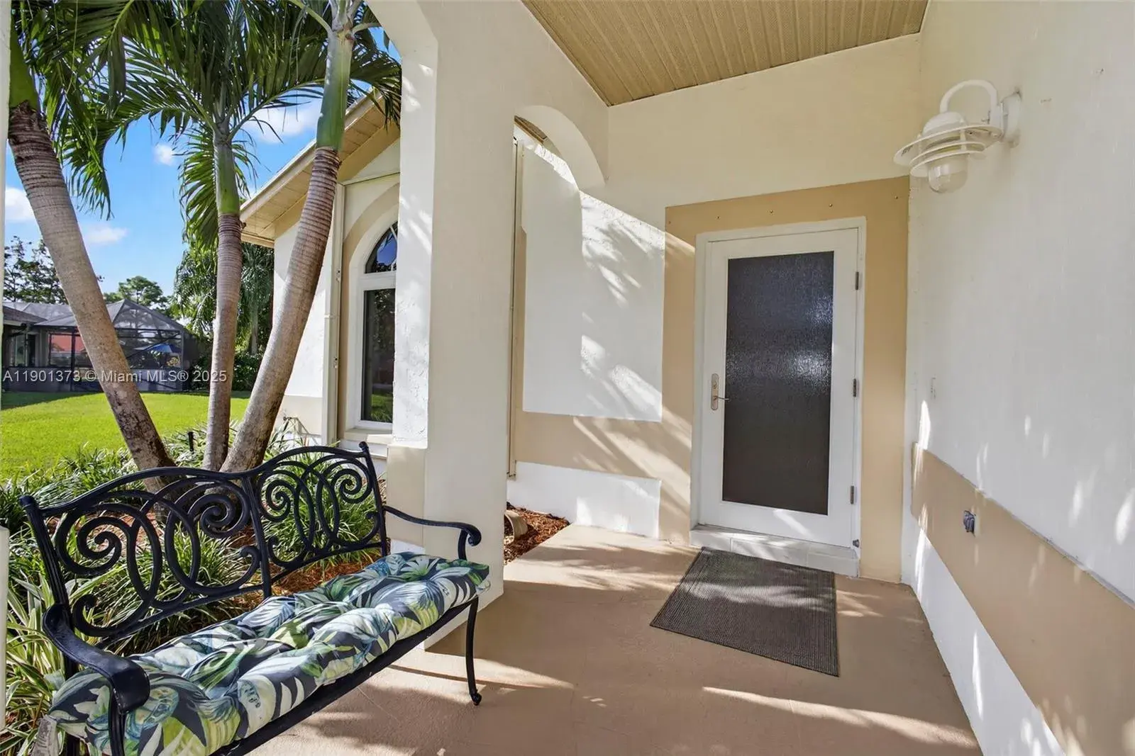 112 Camelot Ct, Royal Palm Beach FL 33411