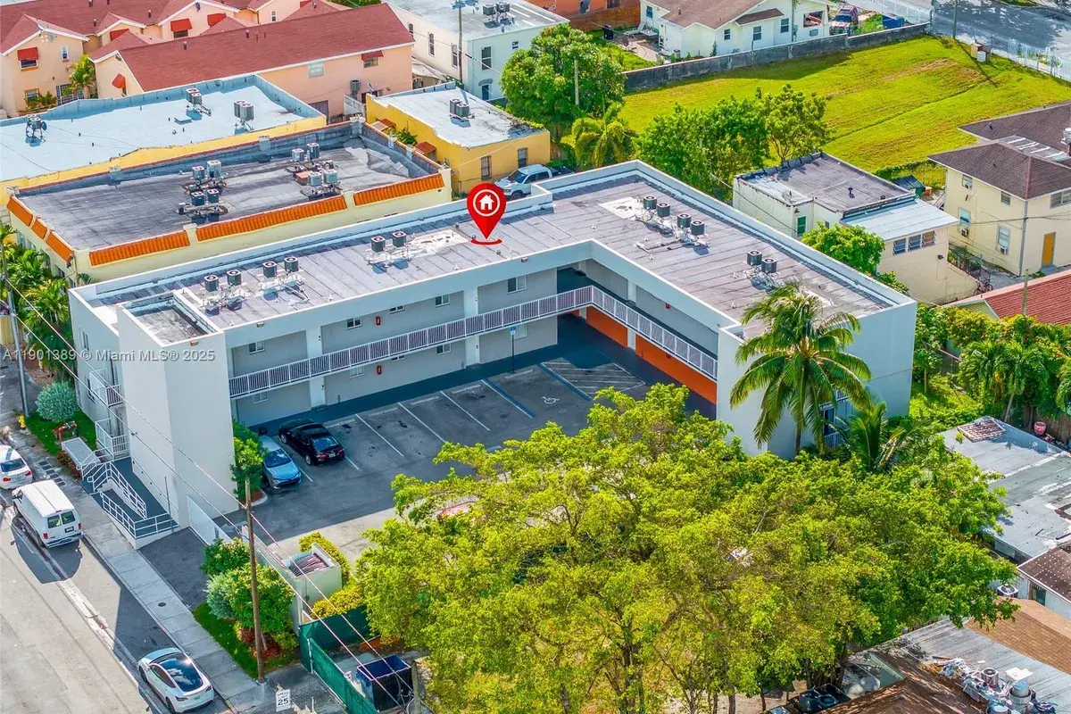 750 SW 2nd St, Miami FL 33130