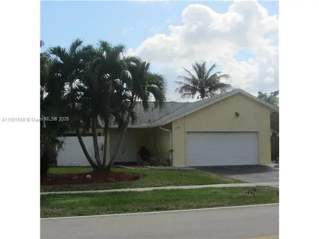 4 bedroom 2 bath Residential for sale at 140 Torchwood Ave, Plantation FL 33324