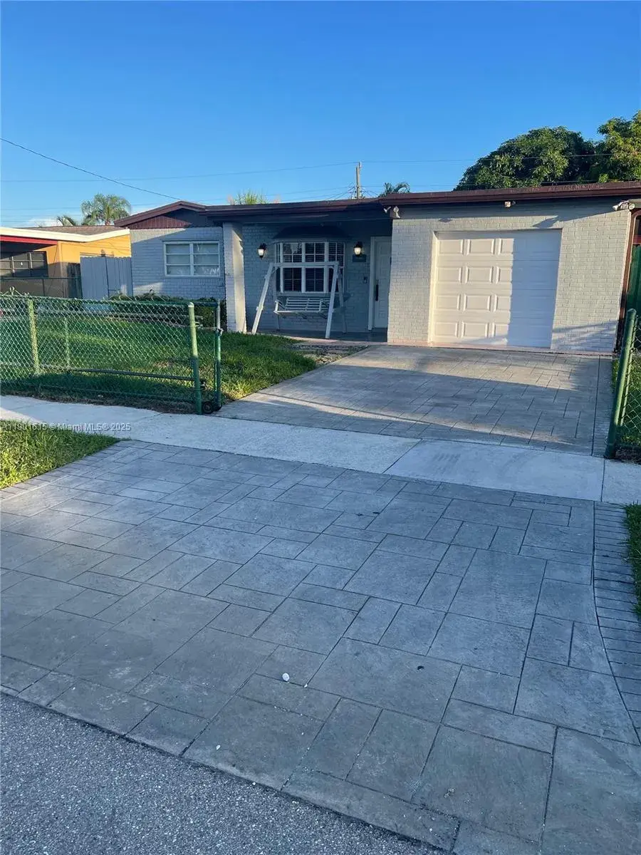 3 bedroom 2 bath Residential for sale at 6510 Park St, Hollywood FL 33024