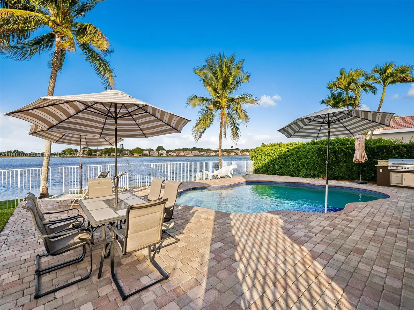 1206 Falls Blvd, Weston FL 33327