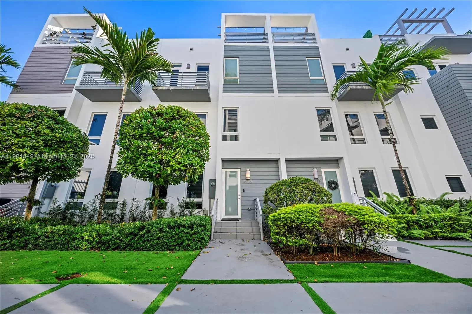 4 bedroom 3 bath Residential for sale at 9153 NW 33rd St, Doral FL 33172
