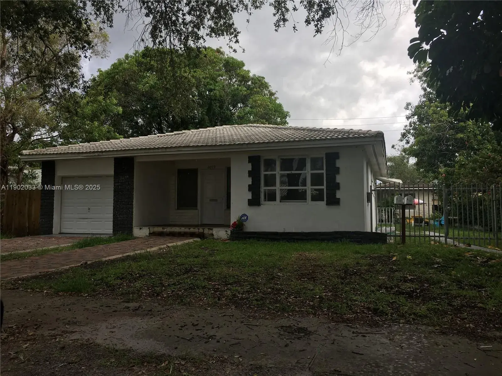 3 bedroom 2 bath Residential Lease for rent at 2029 Monroe St, Hollywood FL 33020