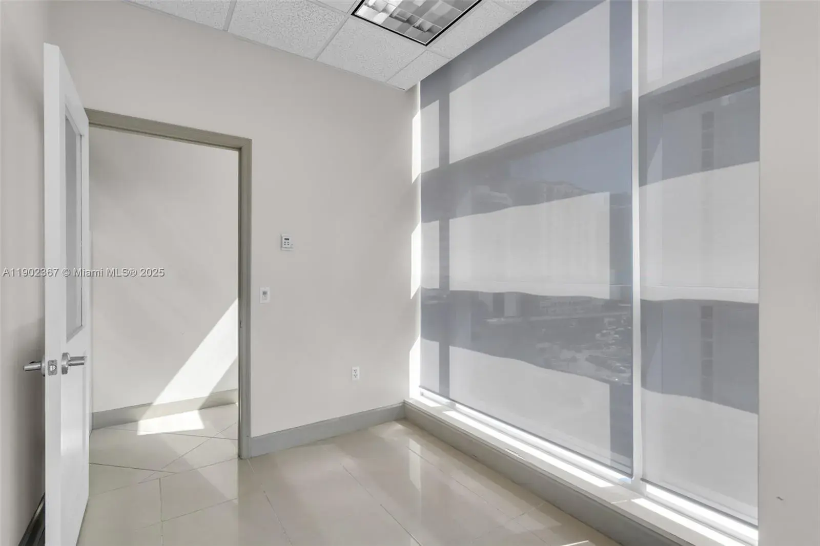 175 SW 7th St # 1212, Miami FL 33130