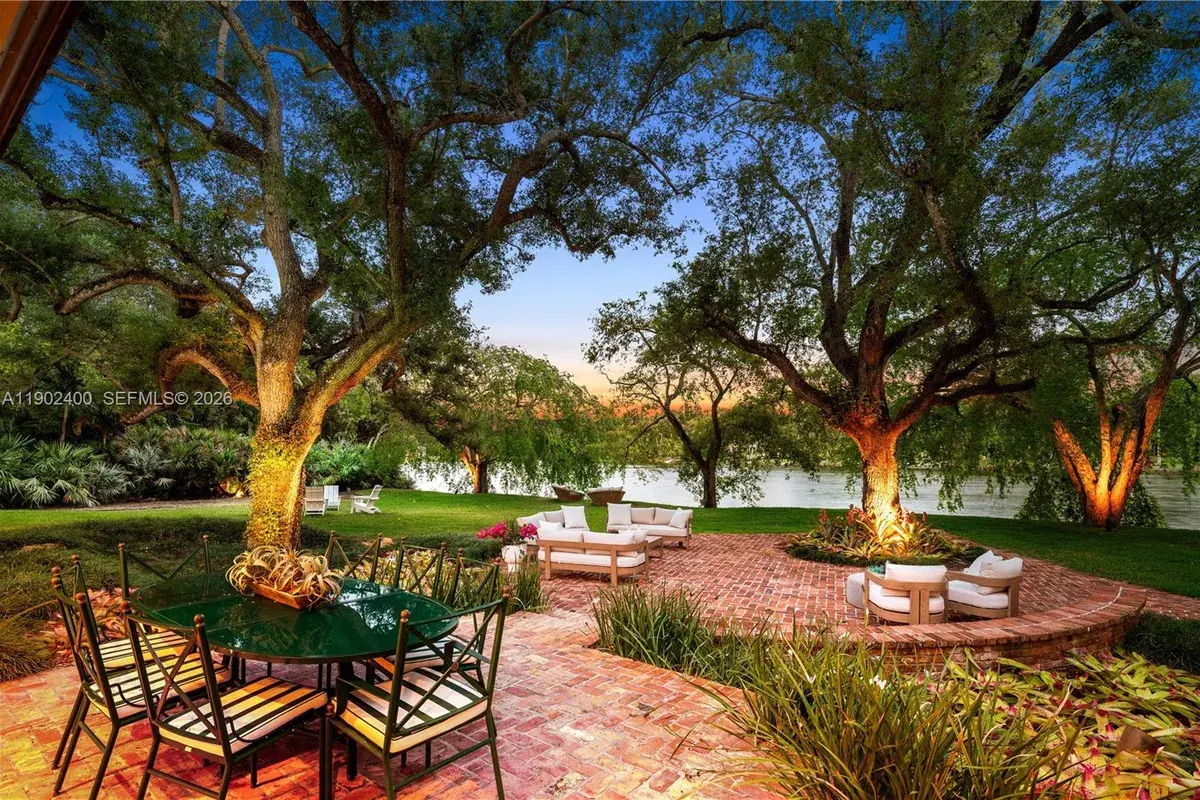 5390 Banyan Dr, Coral Gables FL 33156