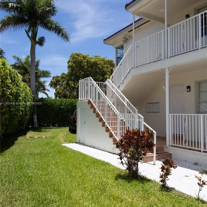 2200 Calais Dr # 2, Miami Beach FL 33141