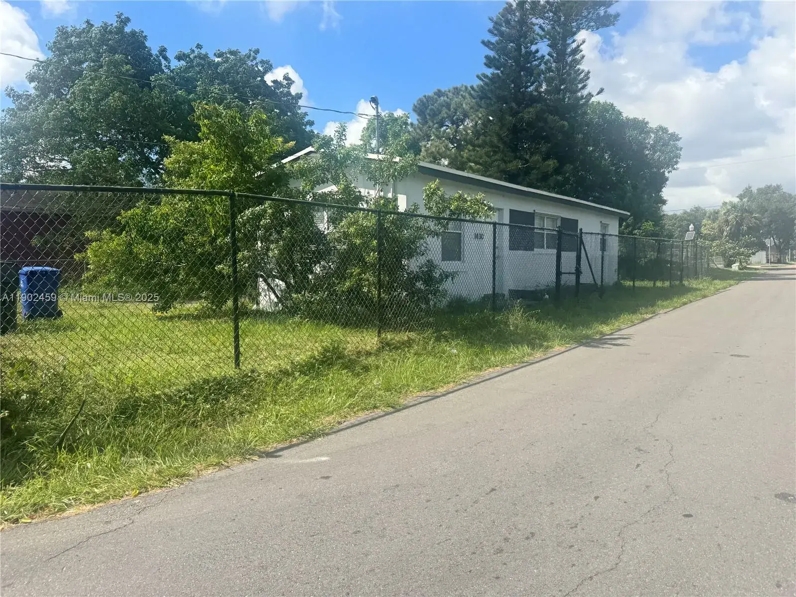 2 bedroom 1 bath Residential for sale at 1430 NW 7th St, Fort Lauderdale FL 33311