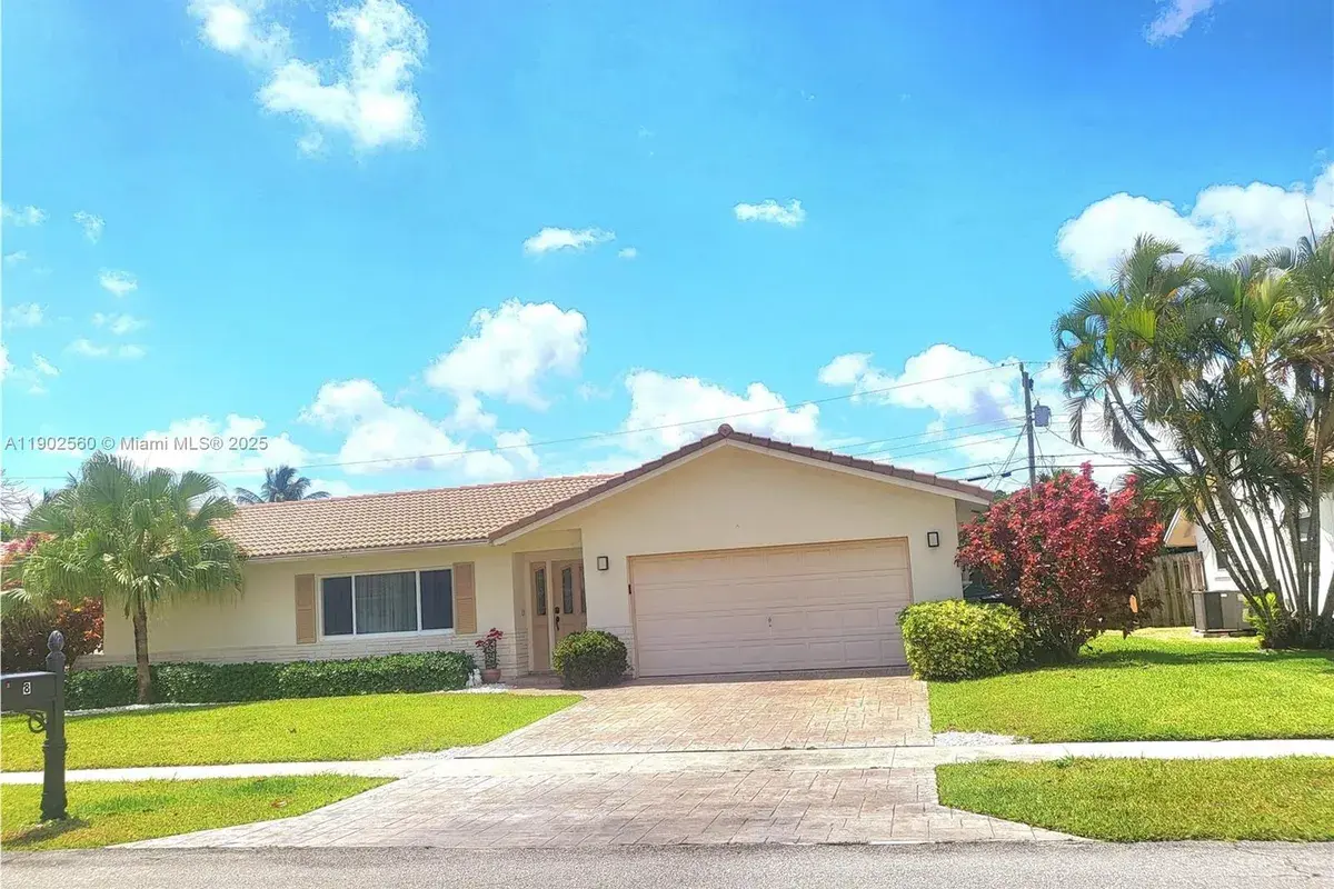 8 Tam O Shanter Ln, Boca Raton FL 33431