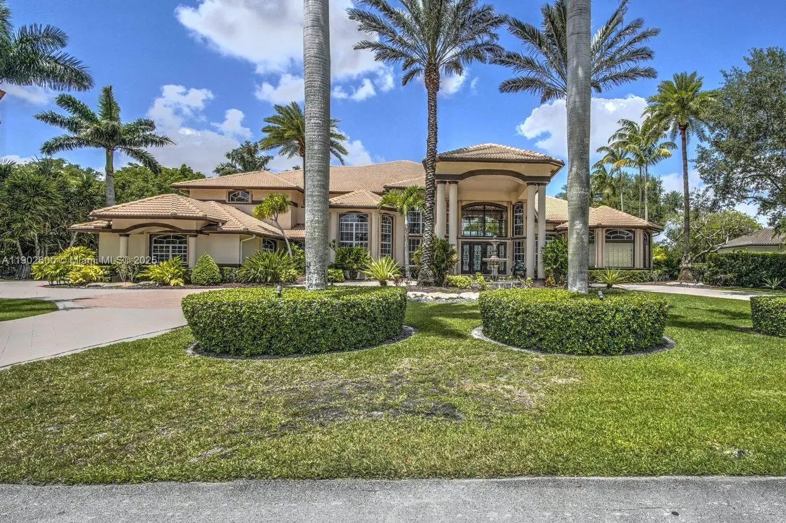 7 bedroom 6 bath Residential for sale at 3828 Pine Lake Dr, Weston FL 33332