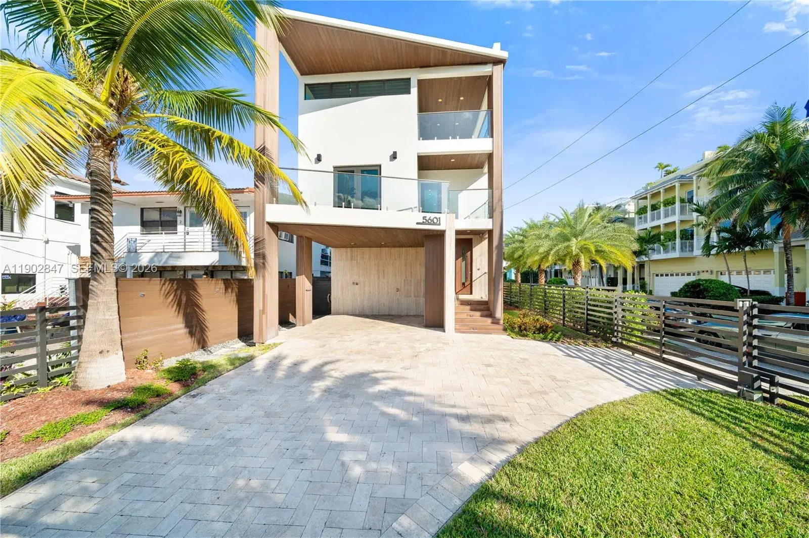 5 bedroom 3 bath Residential for sale at 5601 N Ocean Dr, Hollywood FL 33019