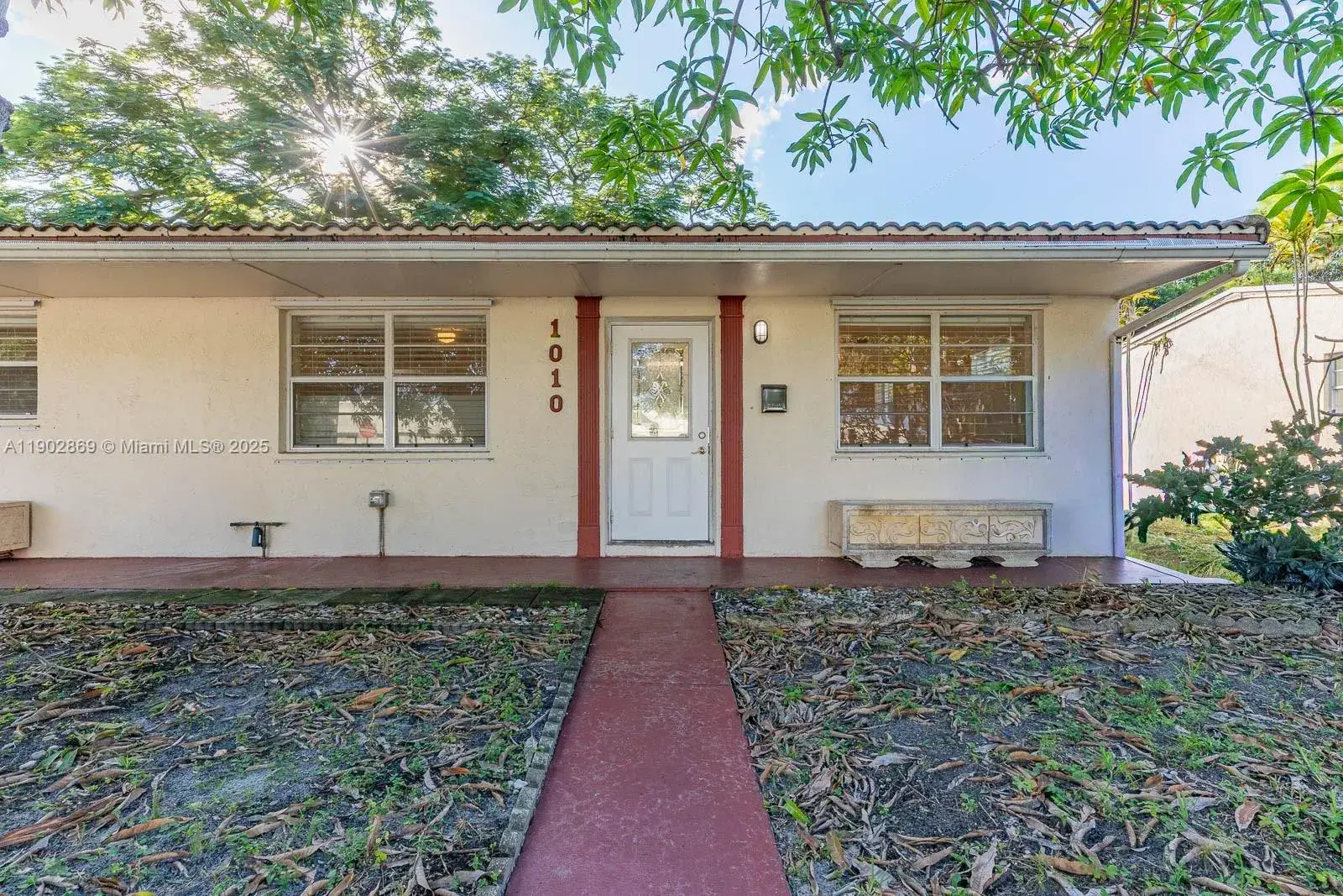 1010 N 69th Way, Hollywood FL 33024