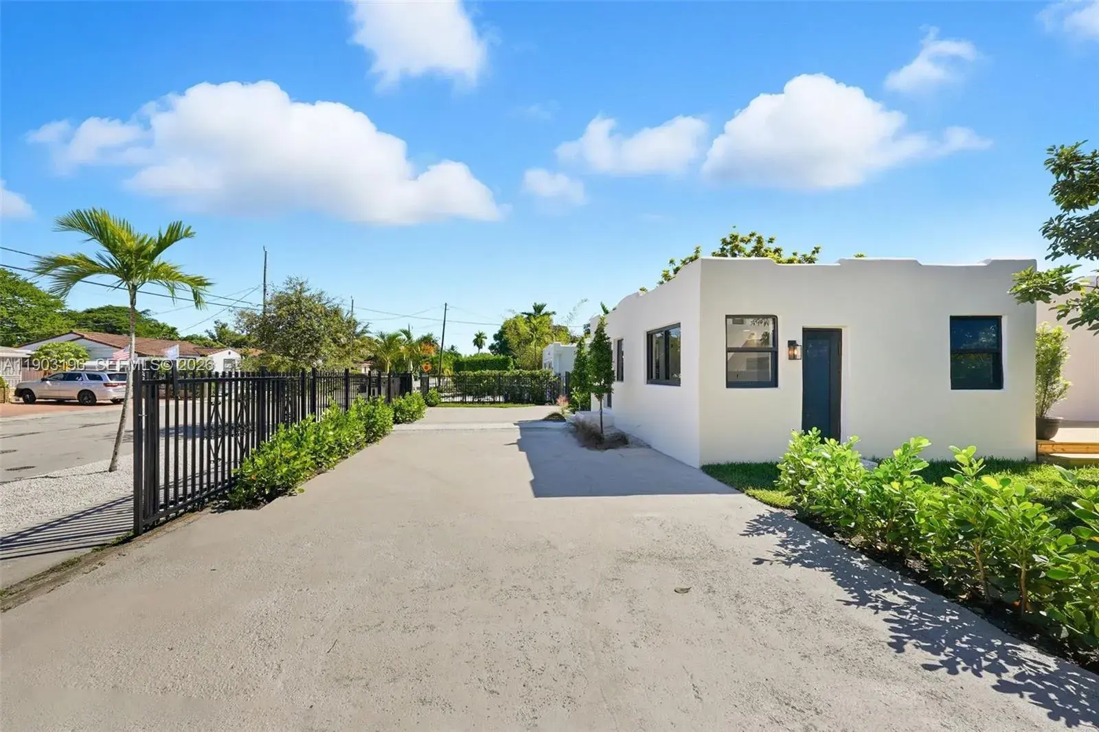 2544 SW 19th St, Miami FL 33145
