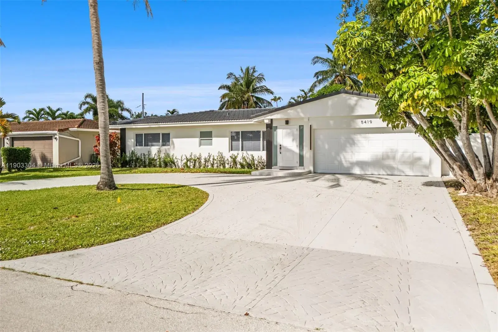 3 bedroom 2 bath Residential for sale at 5419 NE 22nd Ave, Fort Lauderdale FL 33308