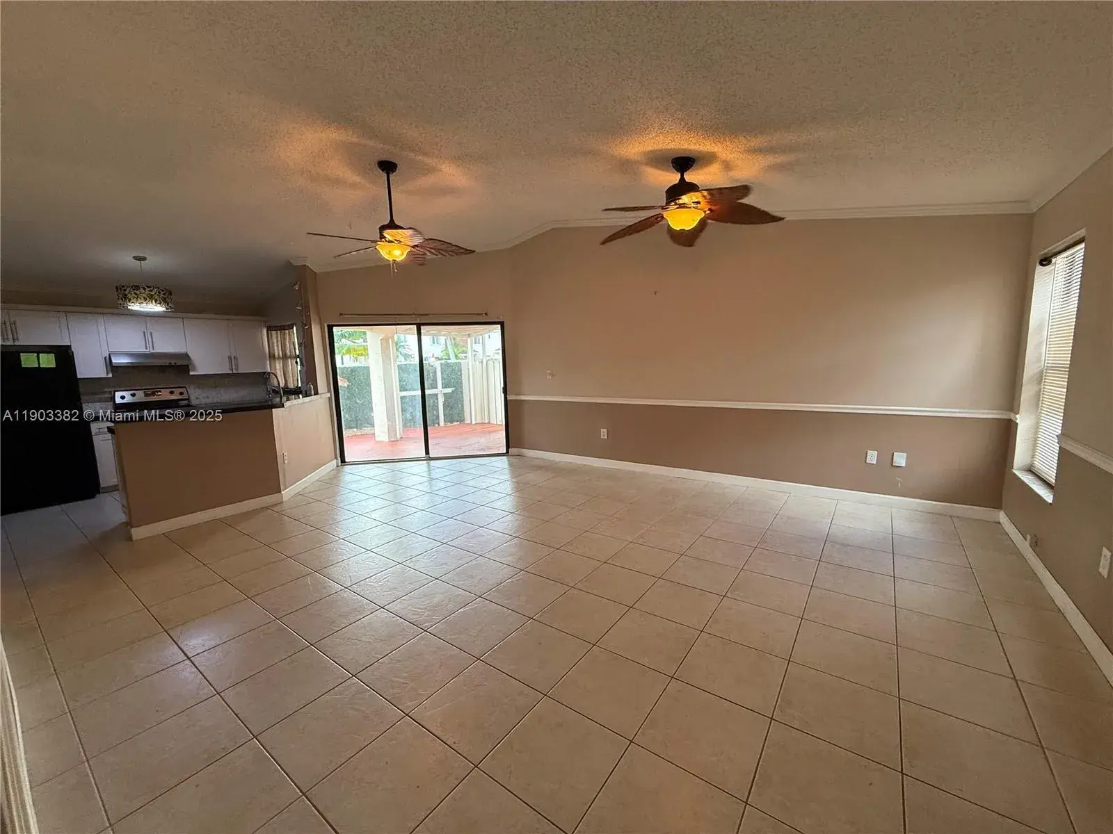2901 San Remo Cir, Homestead FL 33035