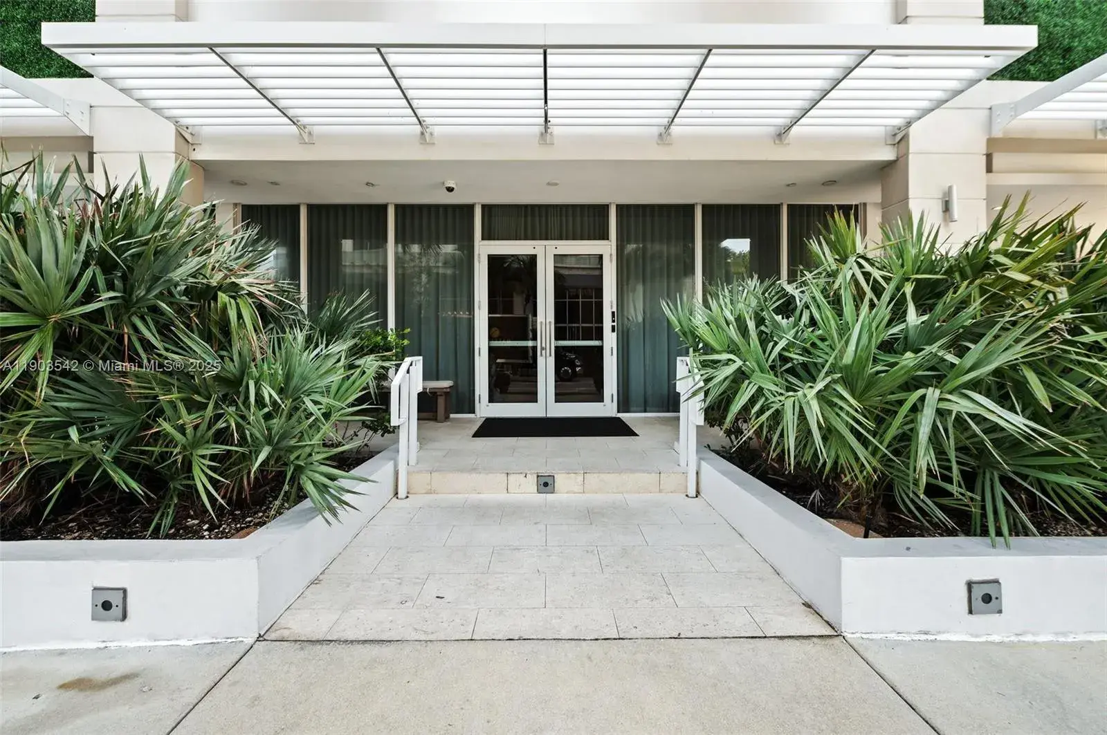 401 N Birch Rd # 505, Fort Lauderdale FL 33304