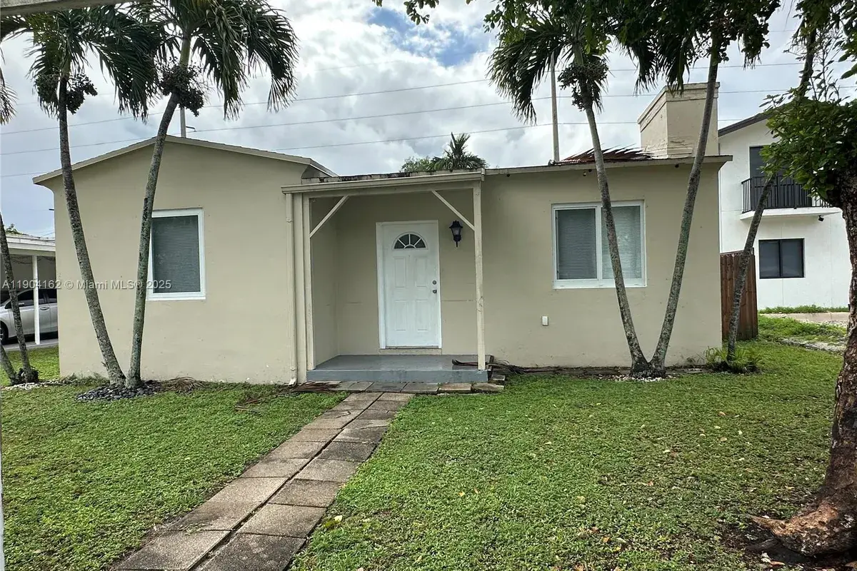 2322 Cleveland St, Hollywood FL 33020