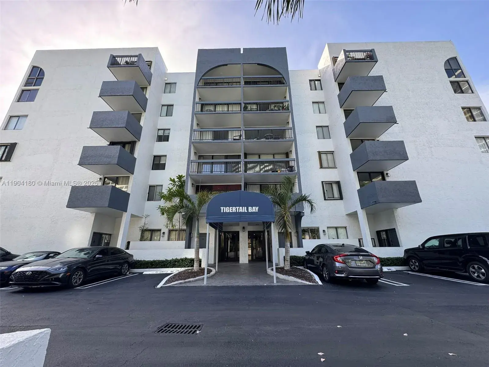 2 bedroom 1 bath Residential for sale at 2715 Tigertail Ave # 404, Miami FL 33133