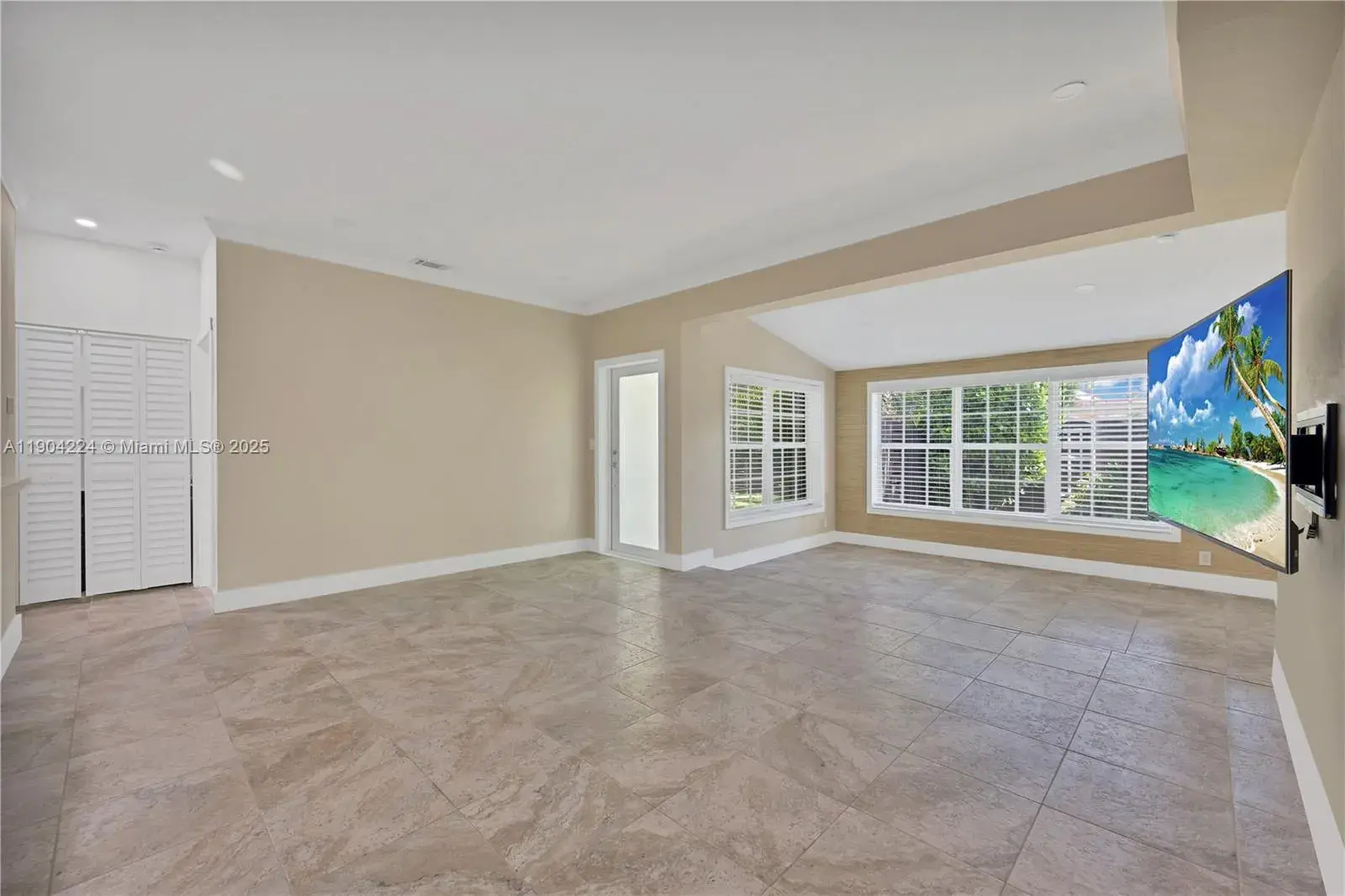 818 NE 3rd St # 818, Hallandale Beach FL 33009