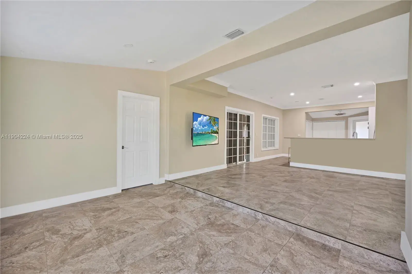 818 NE 3rd St # 818, Hallandale Beach FL 33009