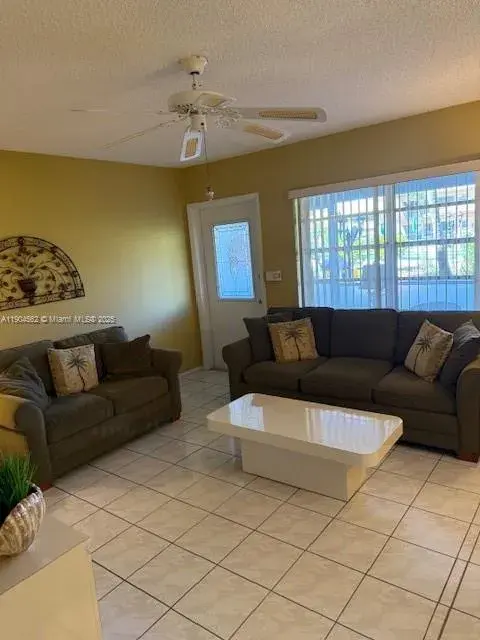 5300 Washington St # P136, Hollywood FL 33021