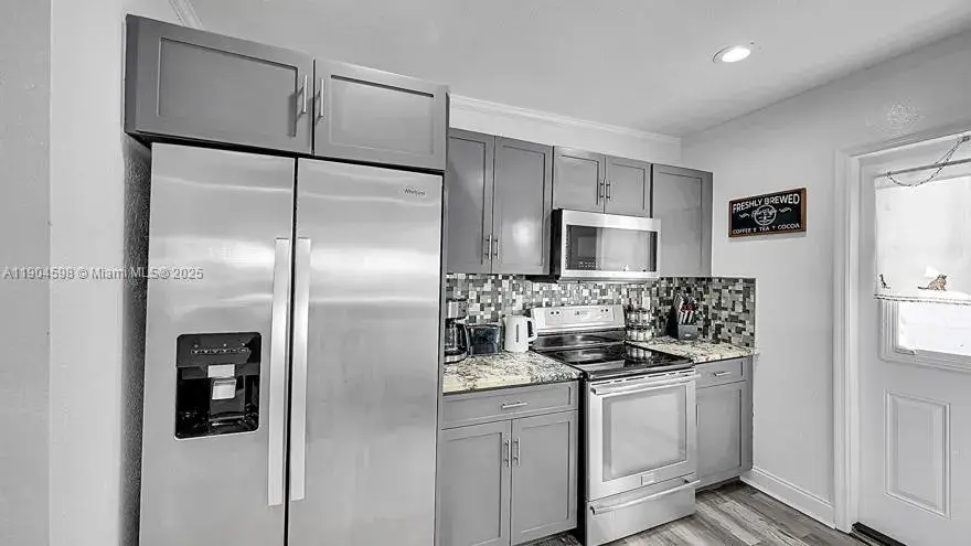 422 49th St, West Palm Beach FL 33407